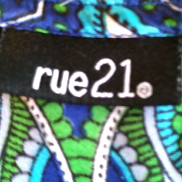 Rue 21 Top. Size Small - Picture 9 of 9
